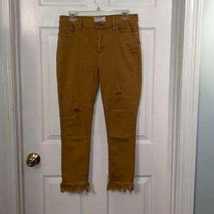Mustard colored jeans. Great condition, only wore once.
